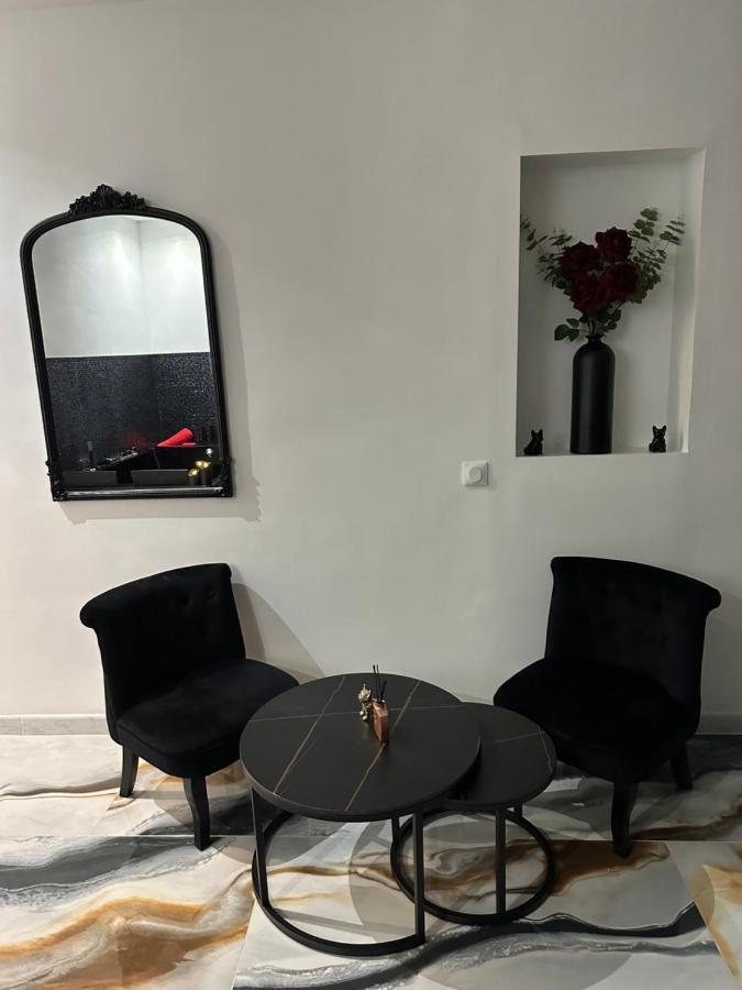 De Prestige Avec & Cinema Apartment
